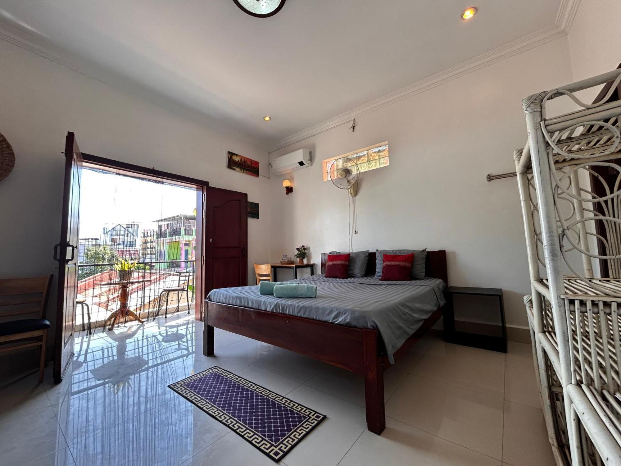 Bed & Bedzzz Hostel Siem Reap Exterior photo