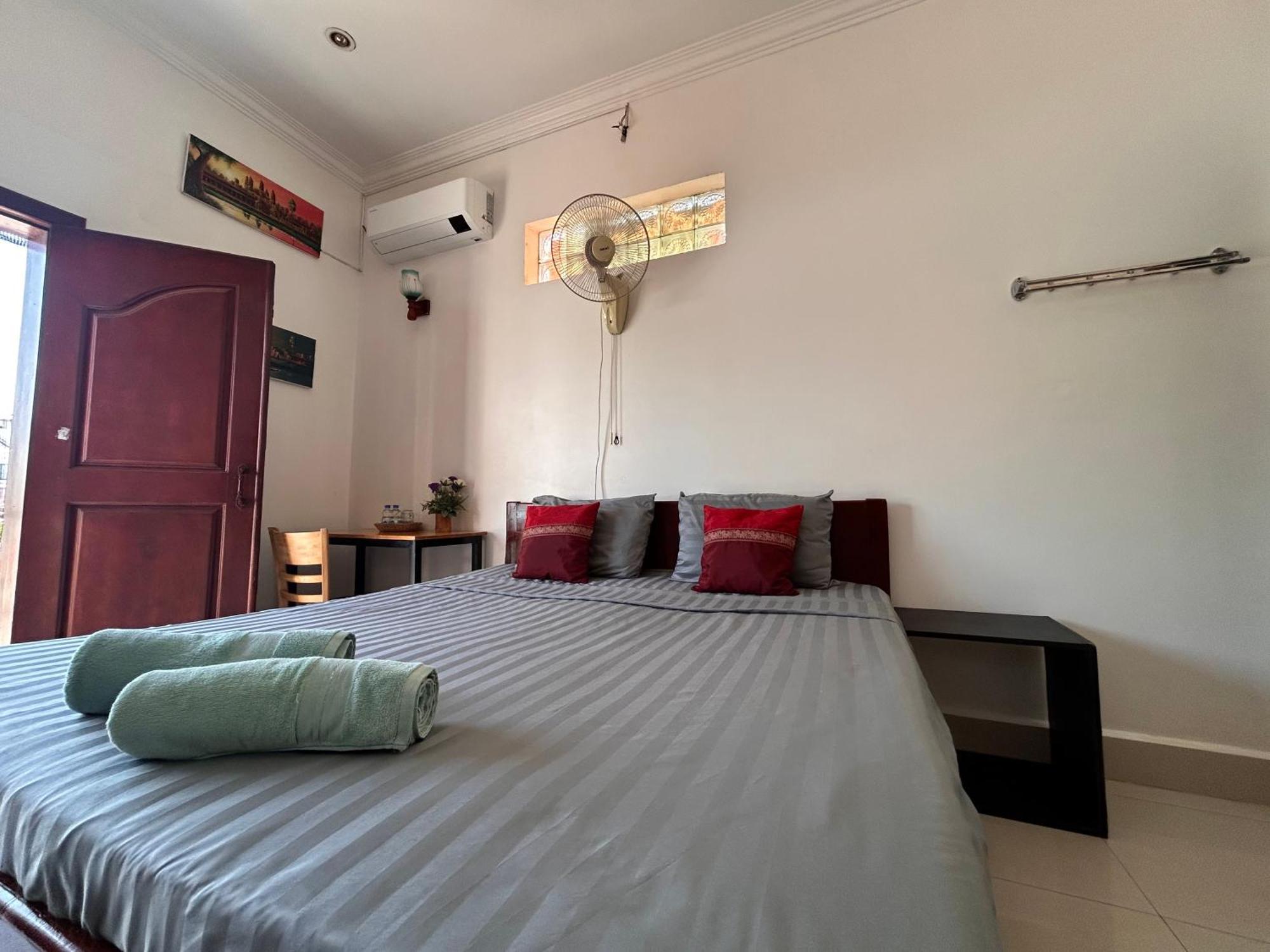 Bed & Bedzzz Hostel Siem Reap Exterior photo